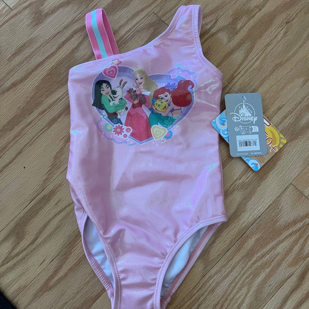 3t Disney bathing suit tags on